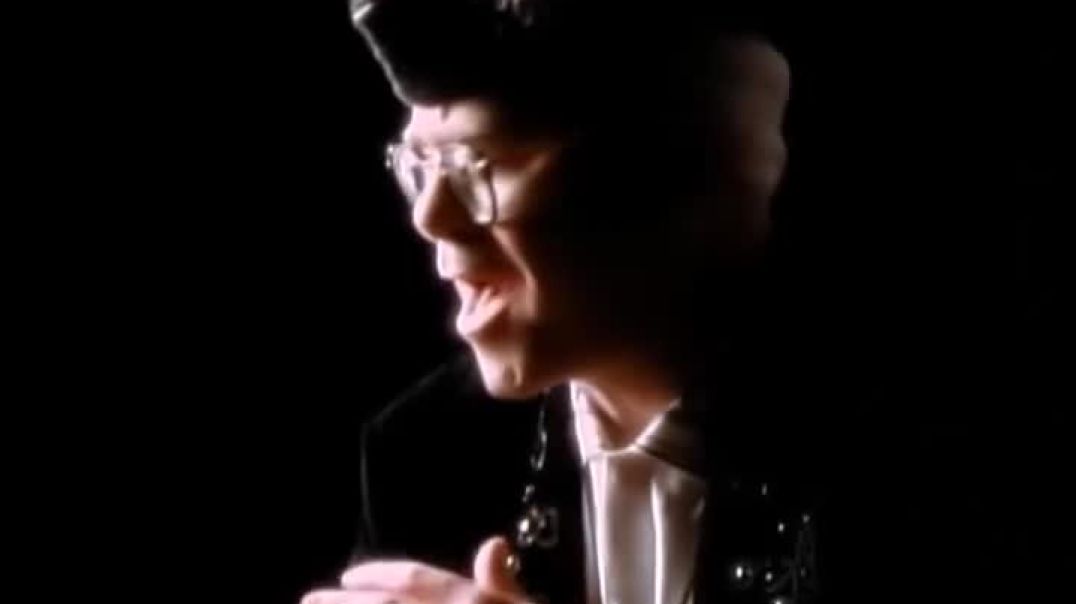 Elton John - Opfer (Offizielles Musikvideo)