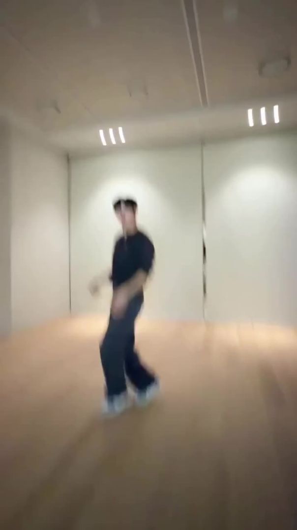 staff wekwan pakai jurus 1000 putaran angin tornado buat rekam konten