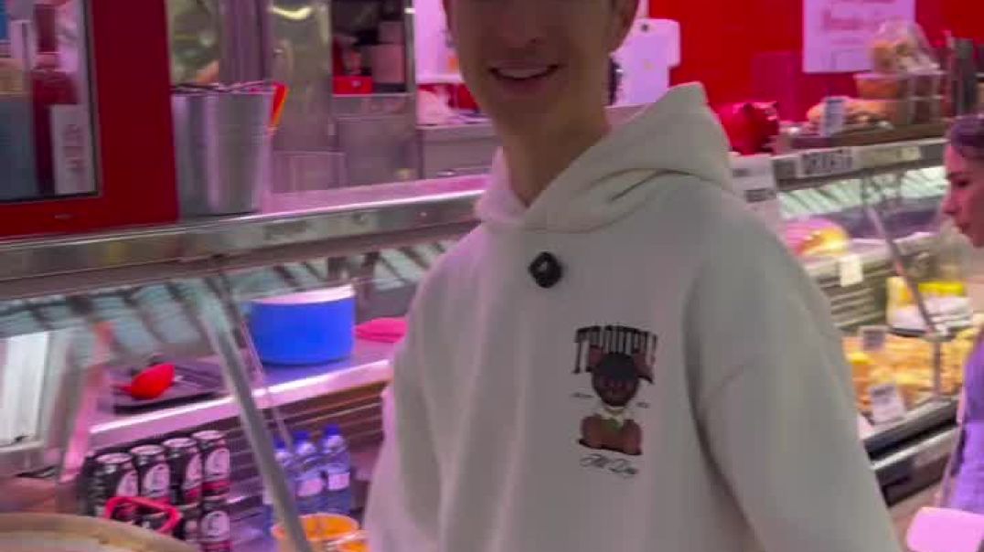 În fiecare oraș în care ajung am același ritual simplu: merg la piața centrală și la catedrală. Atât