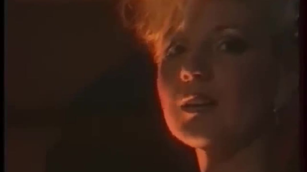 Zoltán Erika- Szerelemre születtem (original video)