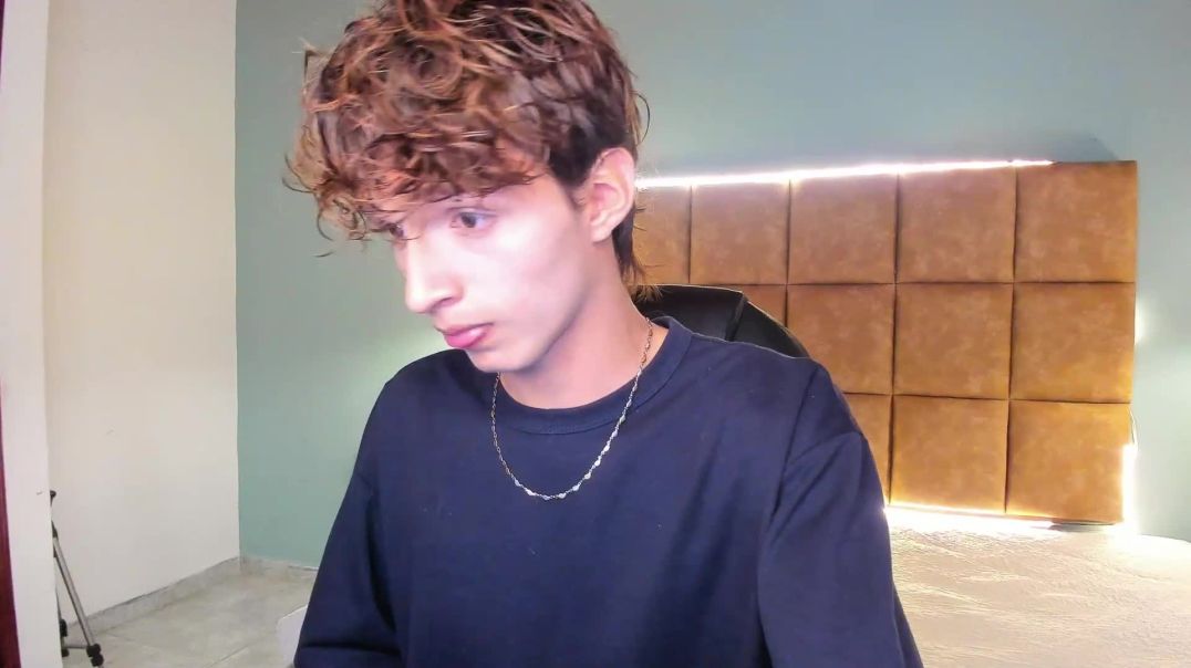 ⁣Hello my friend, I'm home alone.