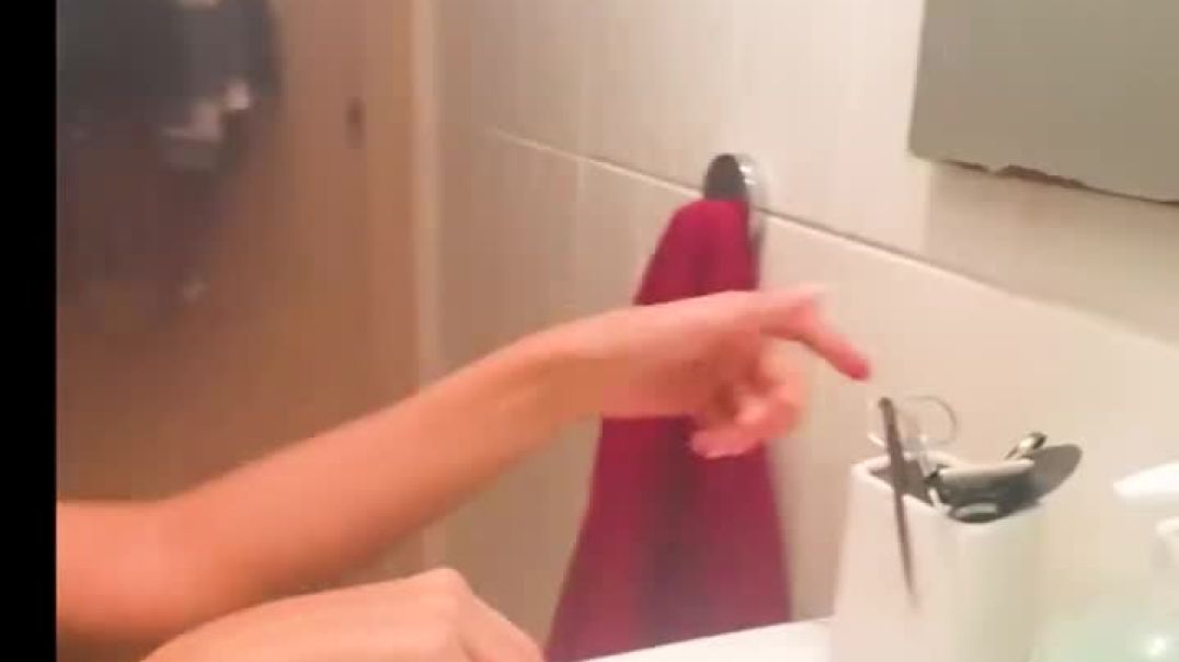 ⁣No Way Out! 🔥 She Fights to Survive in a Terrifying Escape! 😱