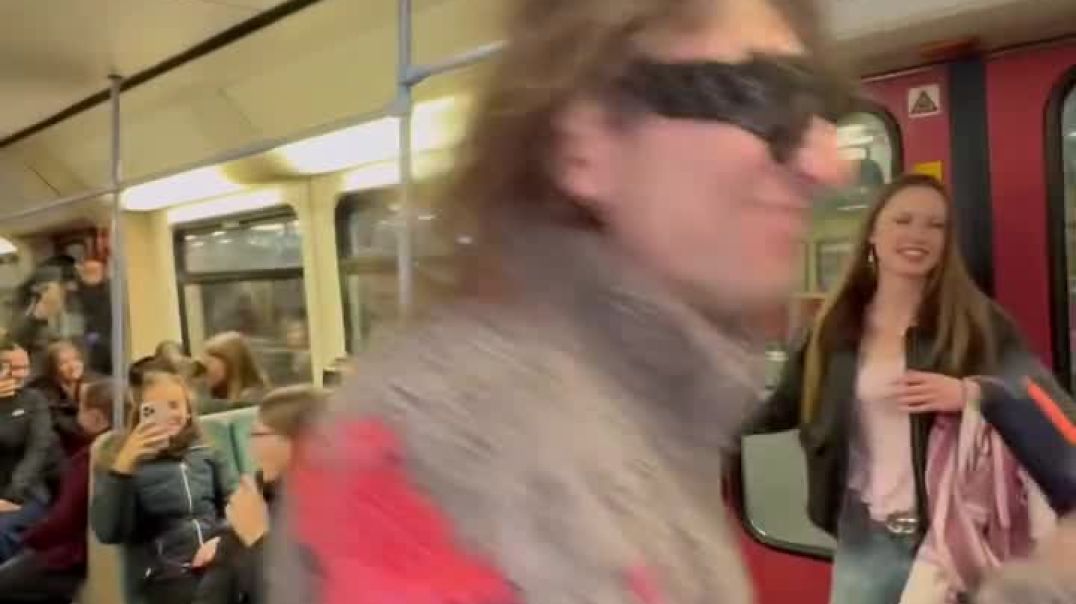 Musik, Vibes &amp;amp; Gute Laune unterwegs – mit MrBerlinParty 😎🚇🎶✨#mrberlinparty #musik #vibes #[12